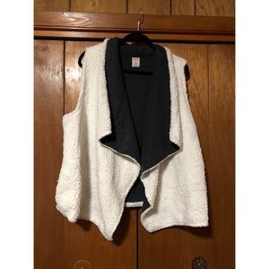 Reversible Sherpa & Grey Vest with Pockets